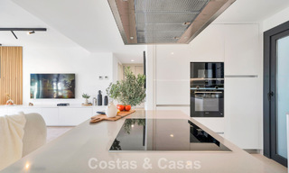 Ático de reciente construcción con amplio solárium en venta en complejo cerrado en Benahavis - Marbella 775461 