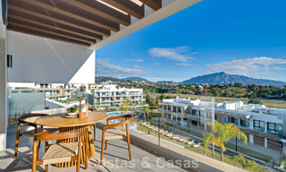 Ático de reciente construcción con amplio solárium en venta en complejo cerrado en Benahavis - Marbella 775467 