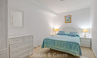 Amplia casa con impresionantes vistas al golf y al mar en venta, en una exclusiva urbanización de golf en Benahavis - Marbella 775197 