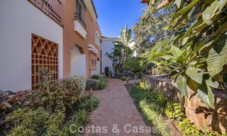 Amplia casa con impresionantes vistas al golf y al mar en venta, en una exclusiva urbanización de golf en Benahavis - Marbella 775223 