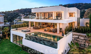 Sofisticada villa de diseño con magníficas vistas al mar en venta en El Madroñal, Benahavis - Marbella 795614 