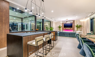 Sofisticada villa de diseño con magníficas vistas al mar en venta en El Madroñal, Benahavis - Marbella 795616 