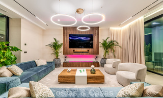 Sofisticada villa de diseño con magníficas vistas al mar en venta en El Madroñal, Benahavis - Marbella 795617 