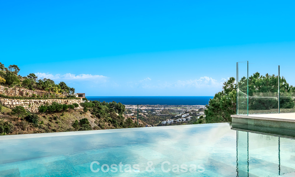 Sofisticada villa de diseño con magníficas vistas al mar en venta en El Madroñal, Benahavis - Marbella 795627