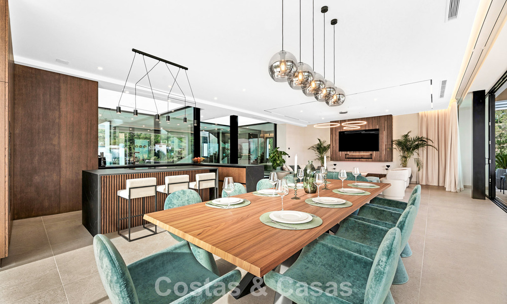 Sofisticada villa de diseño con magníficas vistas al mar en venta en El Madroñal, Benahavis - Marbella 795633