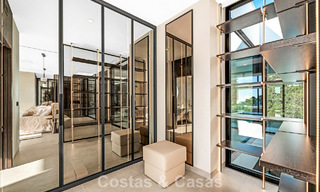 Sofisticada villa de diseño con magníficas vistas al mar en venta en El Madroñal, Benahavis - Marbella 795648 