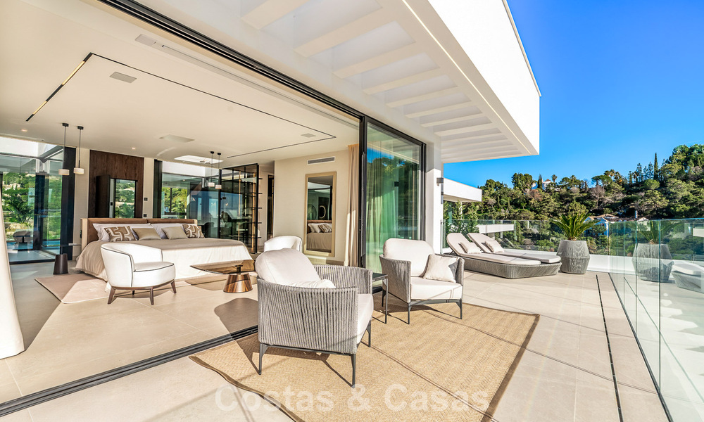 Sofisticada villa de diseño con magníficas vistas al mar en venta en El Madroñal, Benahavis - Marbella 795649
