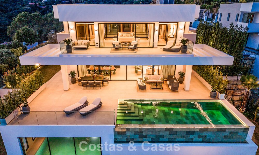 Sofisticada villa de diseño con magníficas vistas al mar en venta en El Madroñal, Benahavis - Marbella 795655