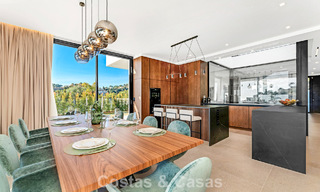 Sofisticada villa de diseño con magníficas vistas al mar en venta en El Madroñal, Benahavis - Marbella 795657 