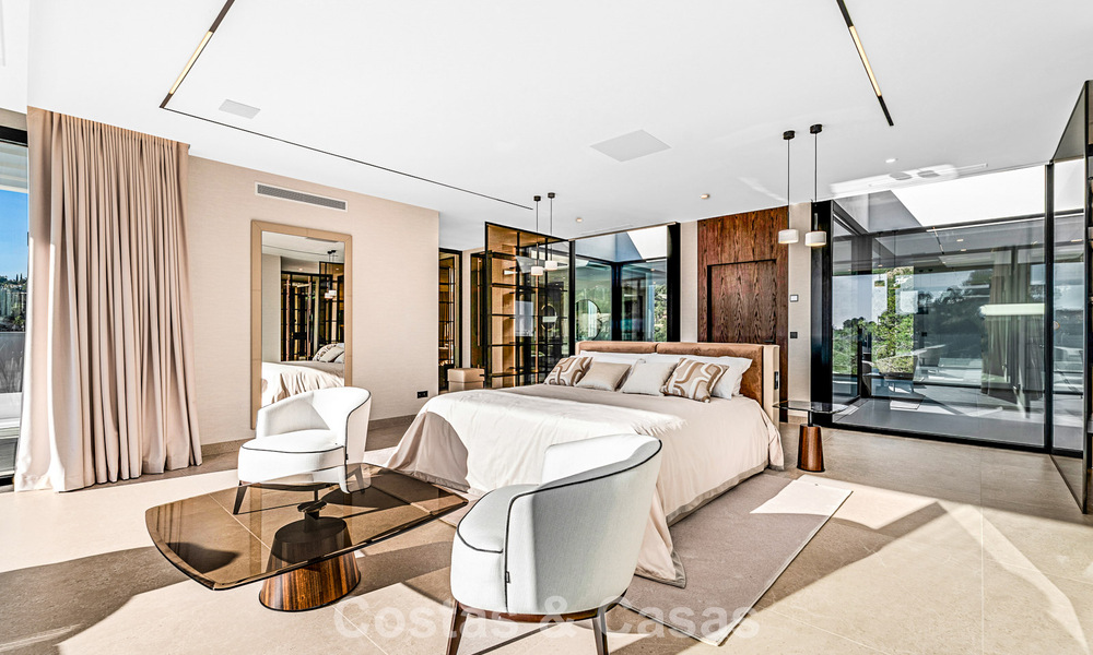 Sofisticada villa de diseño con magníficas vistas al mar en venta en El Madroñal, Benahavis - Marbella 795658