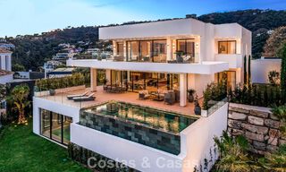 Sofisticada villa de diseño con impresionantes vistas al mar en venta en El Madroñal, Benahavis - Marbella 796825 