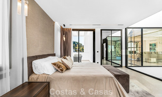 Sofisticada villa de diseño con impresionantes vistas al mar en venta en El Madroñal, Benahavis - Marbella 796828 