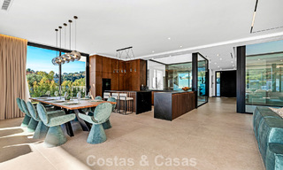 Sofisticada villa de diseño con impresionantes vistas al mar en venta en El Madroñal, Benahavis - Marbella 796830 
