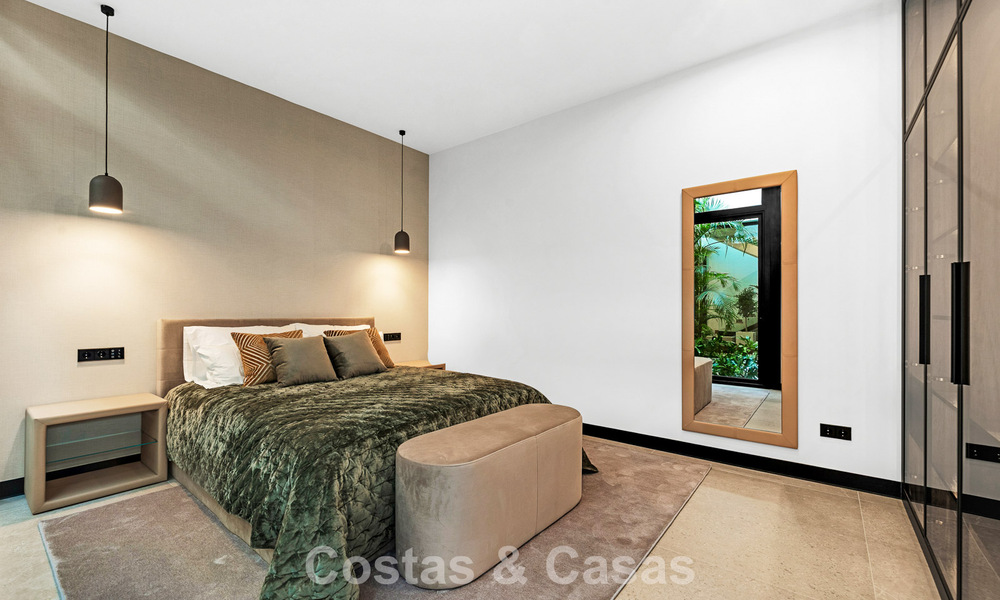 Sofisticada villa de diseño con impresionantes vistas al mar en venta en El Madroñal, Benahavis - Marbella 796834