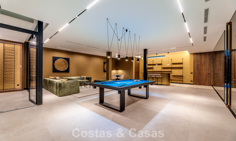 Sofisticada villa de diseño con impresionantes vistas al mar en venta en El Madroñal, Benahavis - Marbella 796840