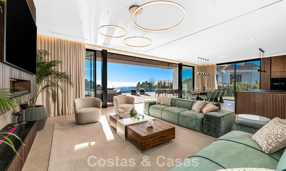 Sofisticada villa de diseño con impresionantes vistas al mar en venta en El Madroñal, Benahavis - Marbella 796844