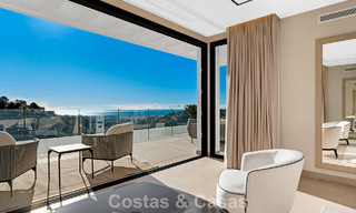 Sofisticada villa de diseño con impresionantes vistas al mar en venta en El Madroñal, Benahavis - Marbella 796845 