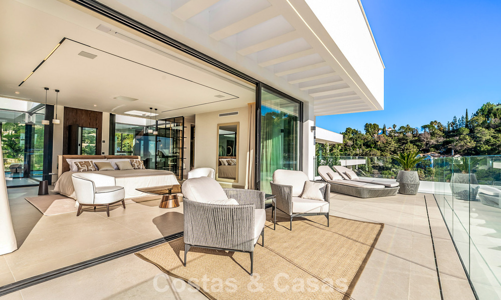 Sofisticada villa de diseño con impresionantes vistas al mar en venta en El Madroñal, Benahavis - Marbella 796850