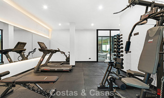Sofisticada villa de diseño con impresionantes vistas al mar en venta en El Madroñal, Benahavis - Marbella 796853 
