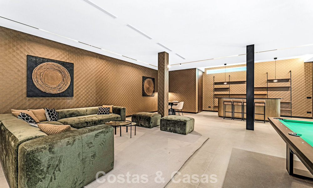 Sofisticada villa de diseño con impresionantes vistas al mar en venta en El Madroñal, Benahavis - Marbella 796854