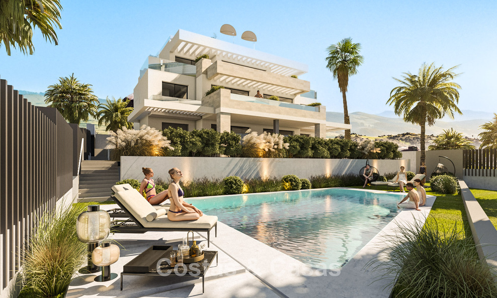 Nuevo en el mercado. Elegantes apartamentos boutique en venta a poca distancia de la playa en el oeste de Estepona 775436
