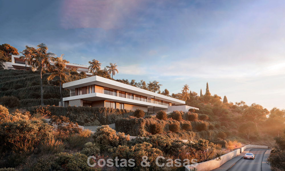 Villa de diseño en venta, rodeada de exuberante vegetación, en una prestigiosa comunidad cerrada en Benahavis - Marbella 775384