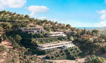 Villa de diseño en venta, rodeada de exuberante vegetación, en una prestigiosa comunidad cerrada en Benahavis - Marbella 775386