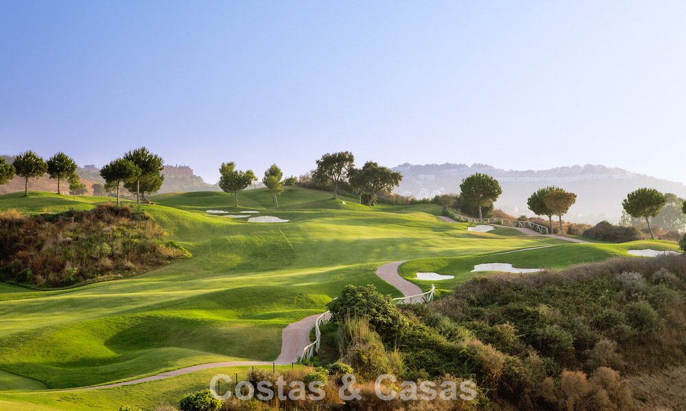 Nuevas casas adosadas de 3 dormitorios en venta en un prestigioso resort de golf en Mijas, Costa del Sol 775400
