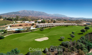 Nuevas casas adosadas de 3 dormitorios en venta en un prestigioso resort de golf en Mijas, Costa del Sol 775407 