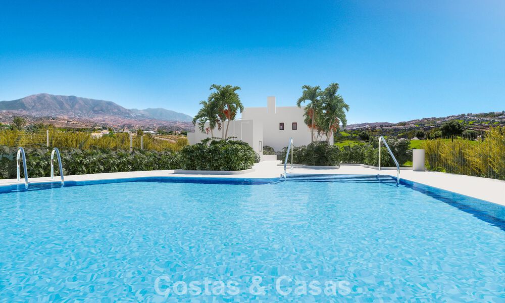 Nuevas casas adosadas de 3 dormitorios en venta en un prestigioso resort de golf en Mijas, Costa del Sol 775408
