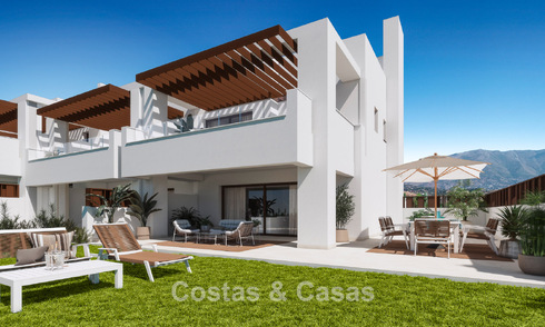 Nuevas casas adosadas de 3 dormitorios en venta en un prestigioso resort de golf en Mijas, Costa del Sol 775410