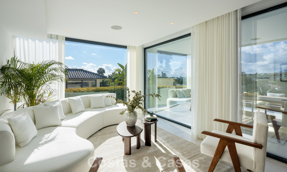 Lujosa villa de estilo moderno en venta, junto al campo de golf en Nueva Andalucía, Marbella 775537