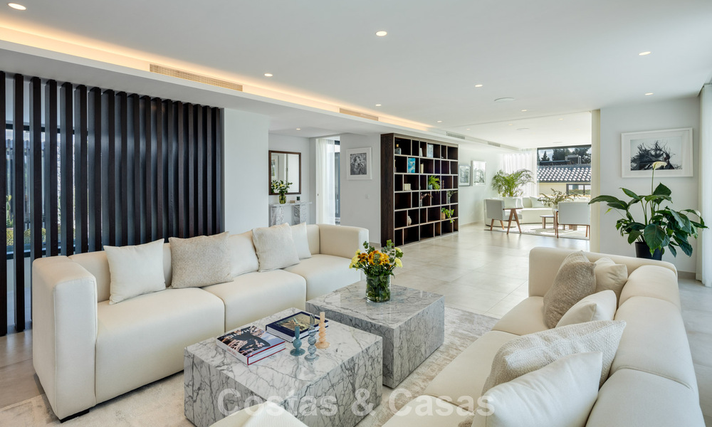 Lujosa villa de estilo moderno en venta, junto al campo de golf en Nueva Andalucía, Marbella 775538
