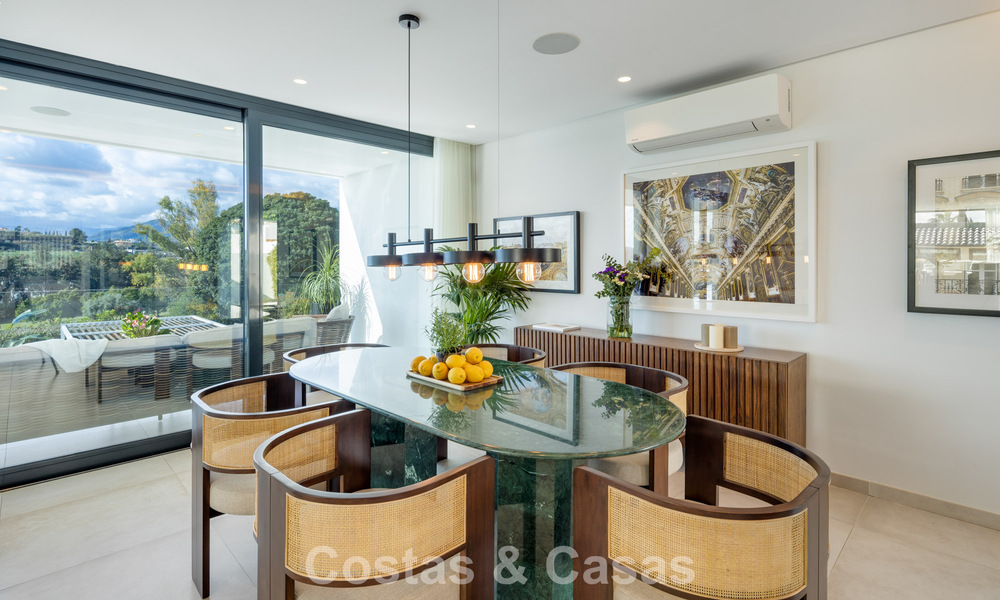 Lujosa villa de estilo moderno en venta, junto al campo de golf en Nueva Andalucía, Marbella 775540