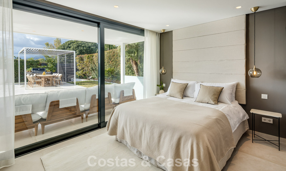 Lujosa villa de estilo moderno en venta, junto al campo de golf en Nueva Andalucía, Marbella 775548