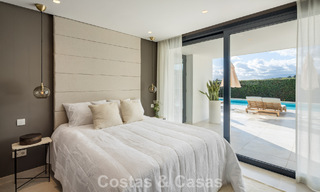 Lujosa villa de estilo moderno en venta, junto al campo de golf en Nueva Andalucía, Marbella 775550 
