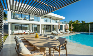 Lujosa villa de estilo moderno en venta, junto al campo de golf en Nueva Andalucía, Marbella 775554 
