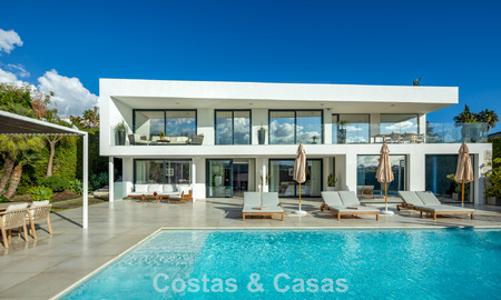 Lujosa villa de estilo moderno en venta, junto al campo de golf en Nueva Andalucía, Marbella 775555