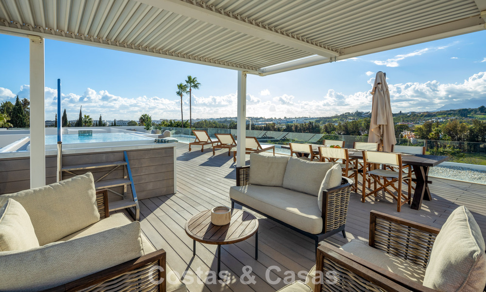 Lujosa villa de estilo moderno en venta, junto al campo de golf en Nueva Andalucía, Marbella 775556