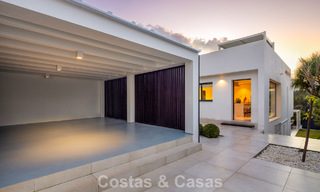 Lujosa villa de estilo moderno en venta, junto al campo de golf en Nueva Andalucía, Marbella 775558 