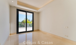 Sofisticada villa de lujo en venta en una exclusiva comunidad cerrada en la prestigiosa Milla de Oro de Marbella 775562 