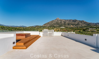 Sofisticada villa de lujo en venta en una exclusiva comunidad cerrada en la prestigiosa Milla de Oro de Marbella 775565 