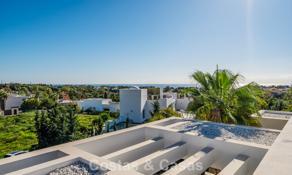 Sofisticada villa de lujo en venta en una exclusiva comunidad cerrada en la prestigiosa Milla de Oro de Marbella 775566