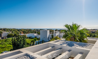 Sofisticada villa de lujo en venta en una exclusiva comunidad cerrada en la prestigiosa Milla de Oro de Marbella 775566 