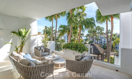 Lujoso ático dúplex reformado en venta en Puente Romano en la Milla de Oro de Marbella 775591