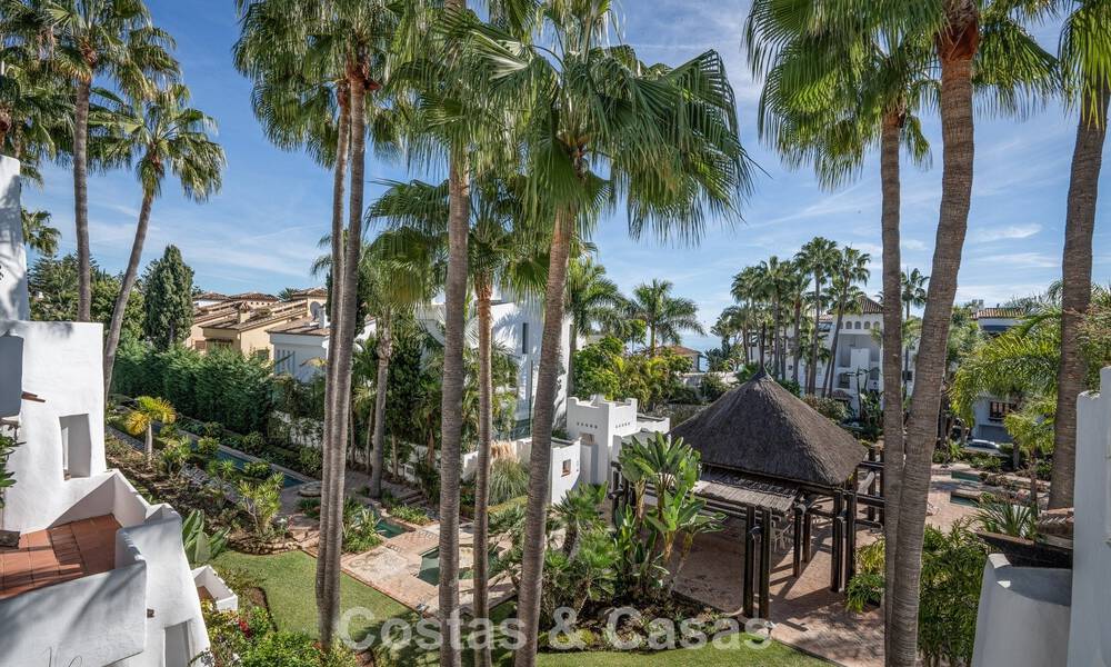 Lujoso ático dúplex reformado en venta en Puente Romano en la Milla de Oro de Marbella 775595