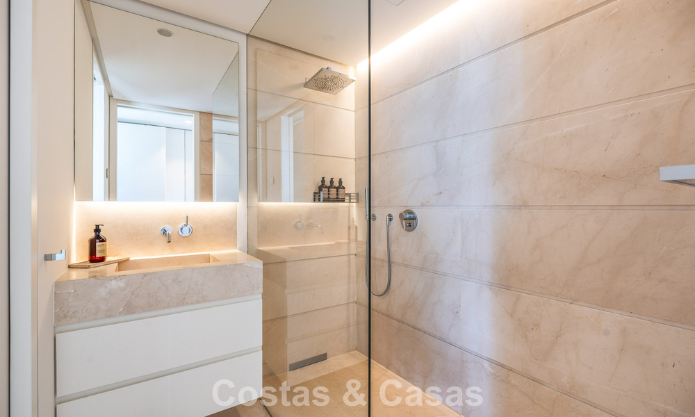 Lujoso ático dúplex reformado en venta en Puente Romano en la Milla de Oro de Marbella 775598