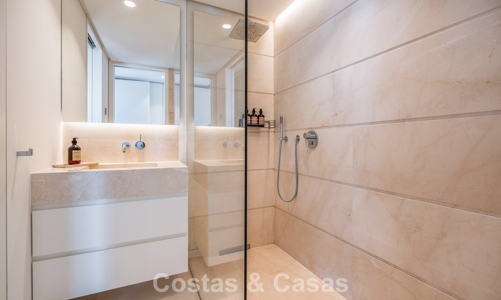 Lujoso ático dúplex reformado en venta en Puente Romano en la Milla de Oro de Marbella 775603