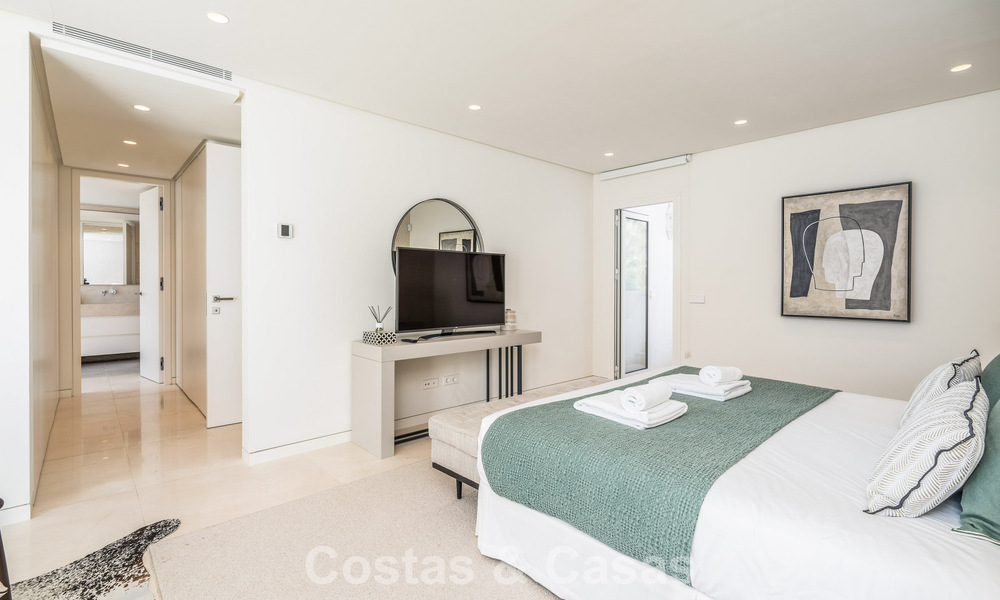 Lujoso ático dúplex reformado en venta en Puente Romano en la Milla de Oro de Marbella 775611