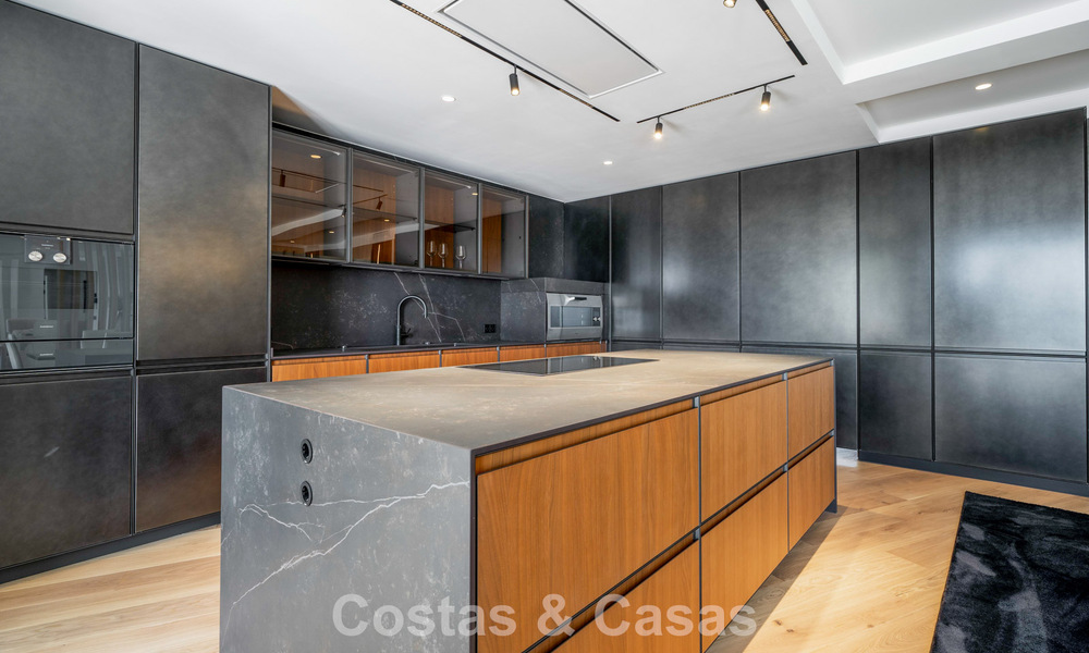 Moderna villa mediterránea con influencias contemporáneas en venta en la Milla de Oro de Marbella 775628